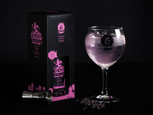 The Pink devil branding en logo