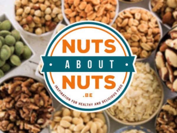 Nuts about Nuts branding en logo